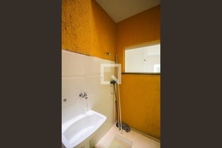 Casa para alugar com 60m², 2 quartos e 1 vagaÁrea de Serviço