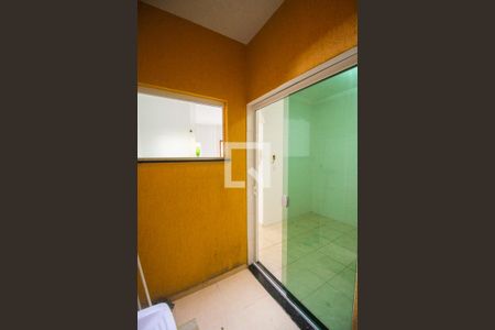 Casa para alugar com 60m², 2 quartos e 1 vagaÁrea de Serviço