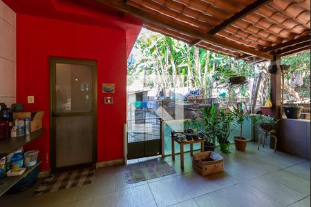 Casa à venda com 360m², 3 quartos e 2 vagasVaranda - Acesso ao Imóvel