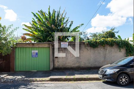 Casa à venda com 360m², 3 quartos e 2 vagasFachada