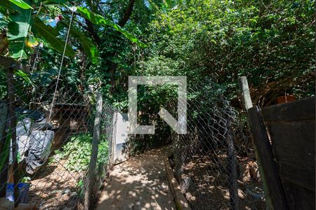 Casa à venda com 360m², 3 quartos e 2 vagasCorredor de Acesso