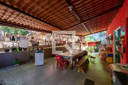 Casa à venda com 360m², 3 quartos e 2 vagasVaranda