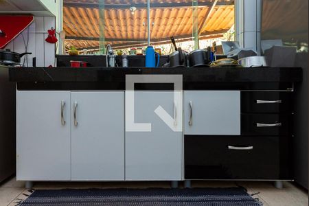 Casa à venda com 360m², 3 quartos e 2 vagasCozinha - Armário