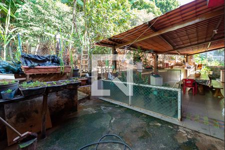 Casa à venda com 360m², 3 quartos e 2 vagasQuintal