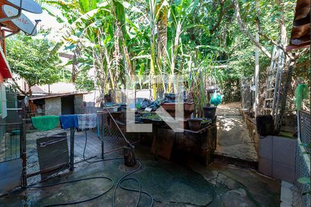 Casa à venda com 360m², 3 quartos e 2 vagasQuintal