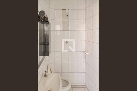 Apartamento à venda com 130m², 2 quartos e sem vaga Apartamento à venda com 130m², 2 quartos e sem vagaBanheiro de Serviço