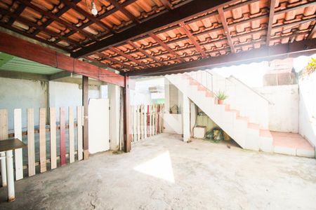 Casa para alugar com 40m², 2 quartos e 4 vagasQuintal