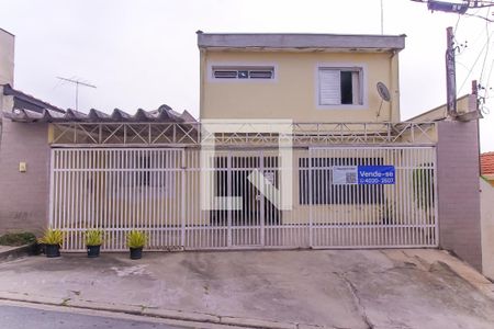 Casa à venda com 160m², 4 quartos e 2 vagasFachada