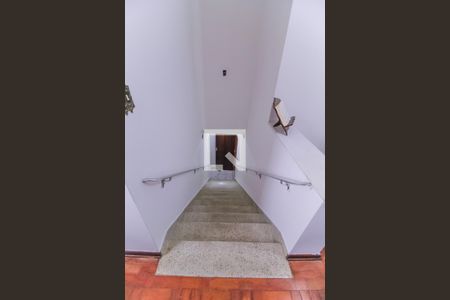 Casa à venda com 160m², 4 quartos e 2 vagasEscada