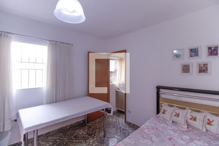 Casa à venda com 160m², 4 quartos e 2 vagasCasa 2 Quarto 1