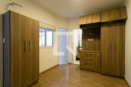 Casa para alugar com 220m², 3 quartos e 2 vagasSuíte 3