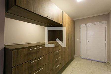 Casa para alugar com 220m², 3 quartos e 2 vagasCorredor de Serviço