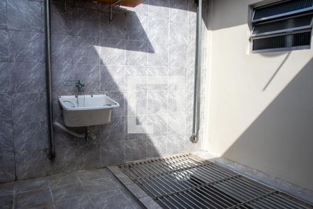 Casa à venda com 200m², 3 quartos e 2 vagasÁrea de Serviço