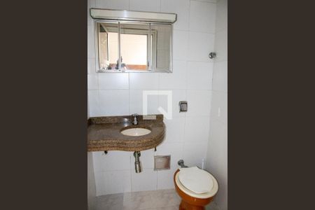 Casa à venda com 200m², 3 quartos e 2 vagasBanheiro 2