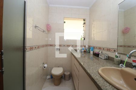 Casa à venda com 140m², 3 quartos e 2 vagasBanheiro da Suíte