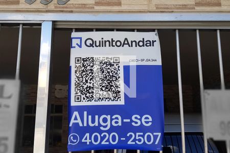 Casa à venda com 120m², 3 quartos e 2 vagas Casa à venda com 120m², 3 quartos e 2 vagasFachada