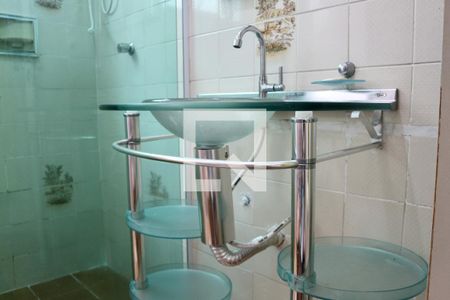 Banheiro Social de apartamento para alugar com 2 quartos, 90m² em Jardim Enseada, Guarujá