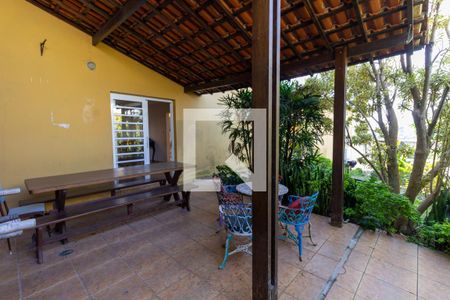 Casa à venda com 300m², 3 quartos e 2 vagasChurrasqueira