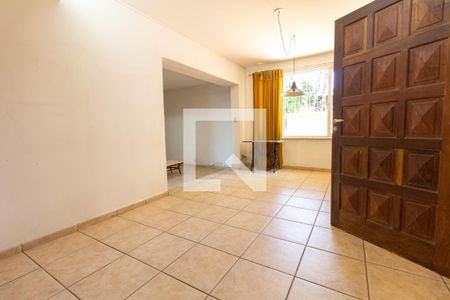 Sala 1 de casa à venda com 3 quartos, 300m² em Vila Pirajussara, São Paulo