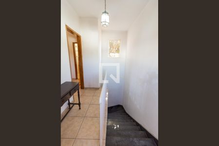 Casa à venda com 300m², 3 quartos e 2 vagasCorredor Quartos