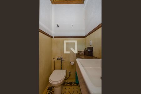 Casa de condomínio à venda com 400m², 5 quartos e 2 vagasBanheiro da Suíte