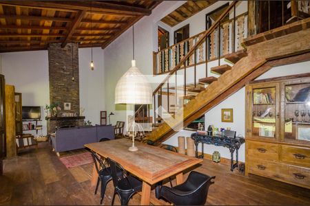 Casa de condomínio à venda com 400m², 5 quartos e 2 vagasSala