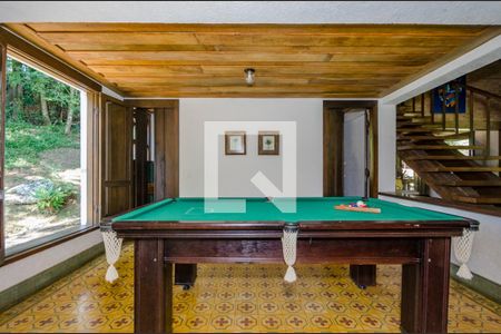 Casa de condomínio à venda com 400m², 5 quartos e 2 vagasSala