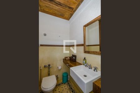 Casa de condomínio à venda com 400m², 5 quartos e 2 vagasBanheiro da Suíte
