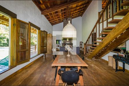 Casa de condomínio à venda com 400m², 5 quartos e 2 vagasSala