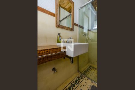 Casa de condomínio à venda com 400m², 5 quartos e 2 vagasBanheiro da Suíte