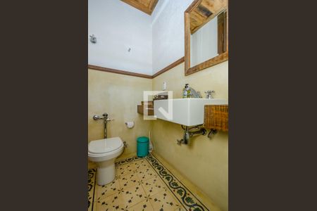 Casa de condomínio à venda com 400m², 5 quartos e 2 vagasBanheiro da Suíte