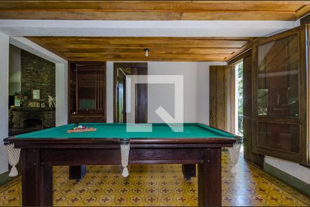 Casa de condomínio à venda com 400m², 5 quartos e 2 vagasSala