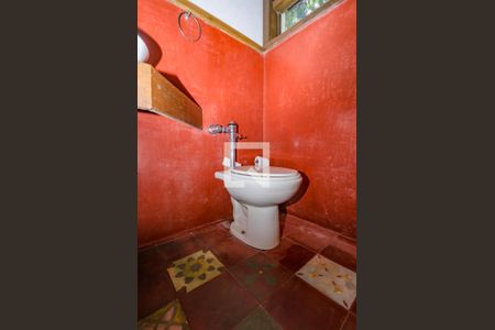 Casa de condomínio à venda com 400m², 5 quartos e 2 vagasBanheiro de Serviço