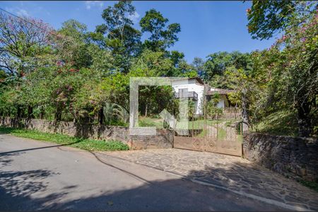 Casa de condomínio à venda com 400m², 5 quartos e 2 vagasFachada