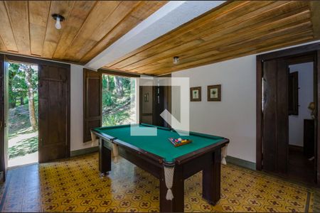 Casa de condomínio à venda com 400m², 5 quartos e 2 vagasSala