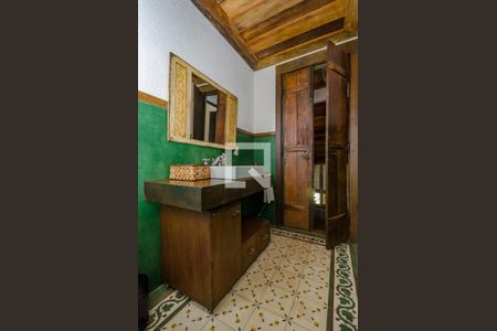 Casa de condomínio à venda com 400m², 5 quartos e 2 vagasBanheiro Social