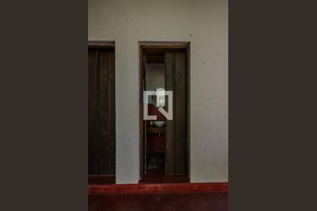 Casa de condomínio à venda com 400m², 5 quartos e 2 vagasBanheiro de Serviço