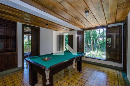Casa de condomínio à venda com 400m², 5 quartos e 2 vagasSala