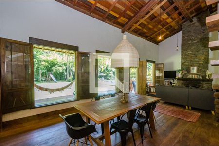 Casa de condomínio à venda com 400m², 5 quartos e 2 vagasSala