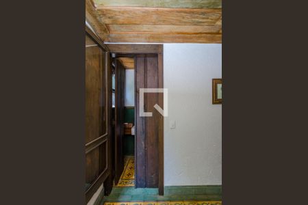 Casa de condomínio à venda com 400m², 5 quartos e 2 vagasLavabo