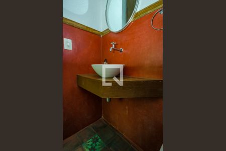 Casa de condomínio à venda com 400m², 5 quartos e 2 vagasBanheiro de Serviço