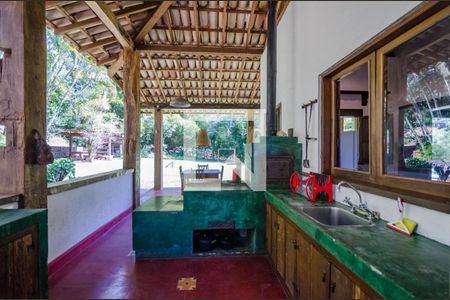 Casa de condomínio à venda com 400m², 5 quartos e 2 vagasCozinha 2 externa
