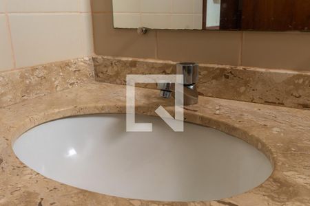 Banheiro de kitnet/studio para alugar com 1 quarto, 23m² em Asa Norte, Brasília