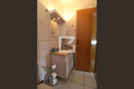 Casa de condomínio à venda com 109m², 3 quartos e 3 vagasBanheiro