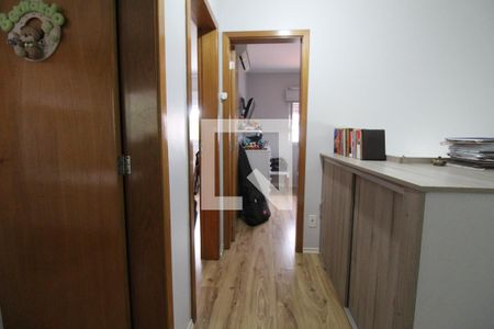 Casa de condomínio à venda com 109m², 3 quartos e 3 vagasCorredor