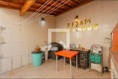 Casa à venda com 99m², 3 quartos e 1 vagaÁrea de Serviço