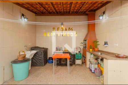 Casa à venda com 99m², 3 quartos e 1 vagaÁrea de Serviço e Churrasqueira