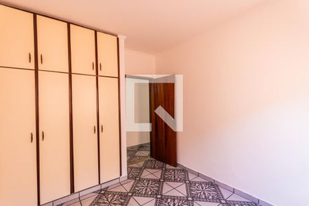 Casa à venda com 283m², 5 quartos e 2 vagasQuarto 2