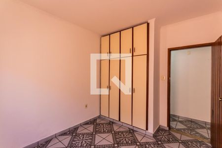 Casa à venda com 283m², 5 quartos e 2 vagasQuarto 2