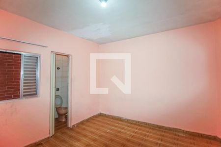 Suíte de casa para alugar com 3 quartos, 80m² em Vila Elze, São Paulo